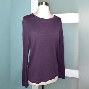 Athleta In Motion Seamless Long Sleeve in Dark Violet, size Large